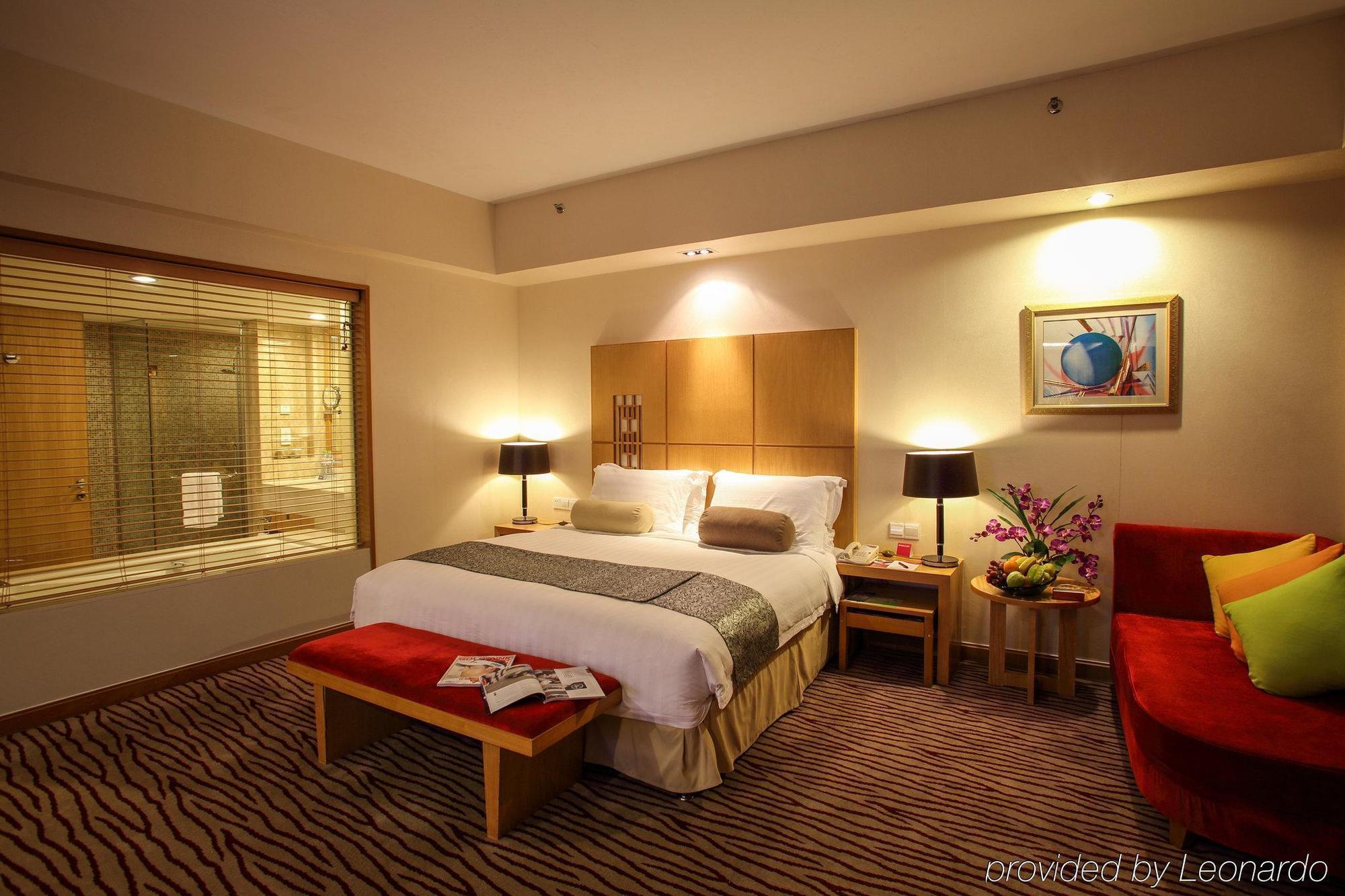 Crowne Plaza Zhanjiang Kang Yi, An Ihg Hotel Экстерьер фото