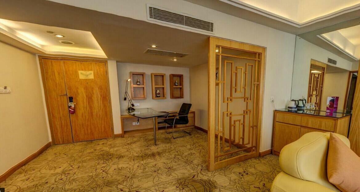 Crowne Plaza Zhanjiang Kang Yi, An Ihg Hotel Экстерьер фото