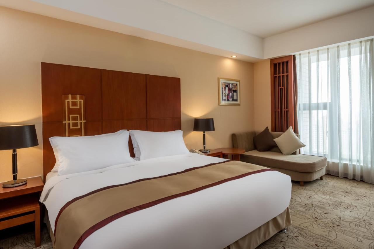 Crowne Plaza Zhanjiang Kang Yi, An Ihg Hotel Экстерьер фото